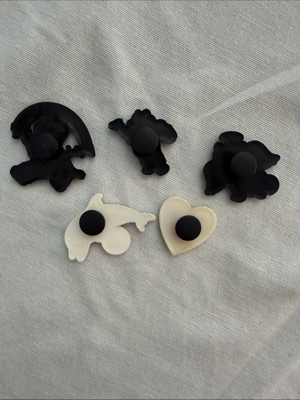 Lisa Frank Jibbitz Crocs Charms Lot- Heart, Dolphin, Bears, Winged Cat. GUC - Picture 7 of 7